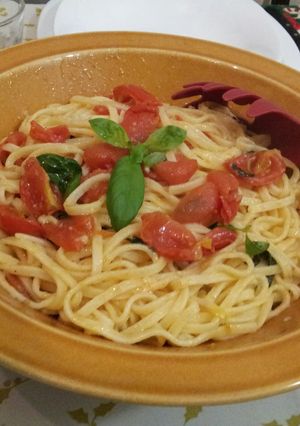 A picture of AMIEs Fresh SPAGHETTI with Fresh Tomatoe & Basil.