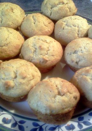 A picture of Banana Caramel Pecan Muffins.