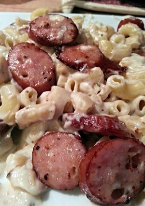 A picture of Italian chicken sausage and pasta.