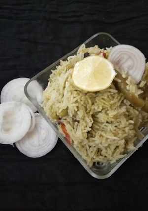 A picture of Palak peas pulao.