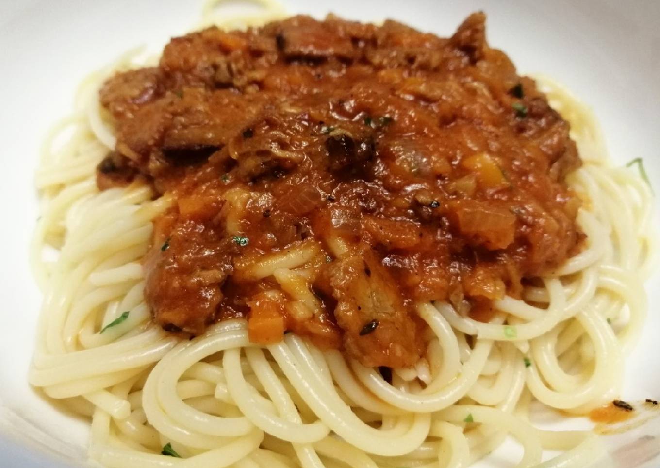 Spaguettis en Carne Entomatada de Mantequilla