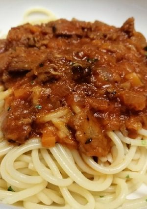 Una foto de Spaguettis en Carne Entomatada de Mantequilla