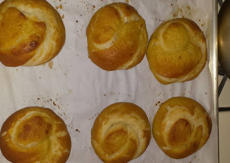 How to Make Yummy Pretzel buns