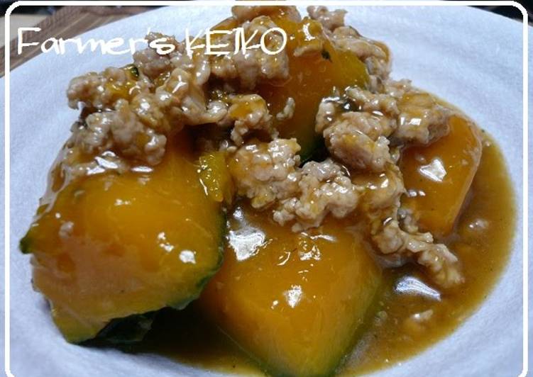 Steps to Prepare Speedy [Farmhouse Recipe] Kabocha Squash Simmered in Ground Chicken Soboro