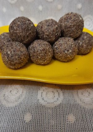 अलसी के लड्डू (alsi ke ladoo recipe in Hindi) रेसिपी मुख्य फोटो