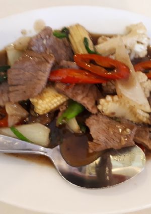รูปของ เนื้อเสือร้องไห้ผัดน้ำมันหอย ฮาลาล