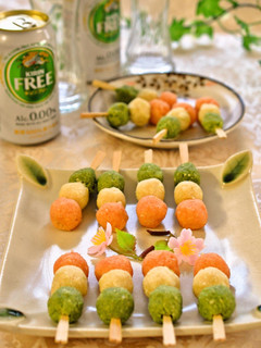 A picture of Tri-Colored Potato Dango (For Flower Viewing ).