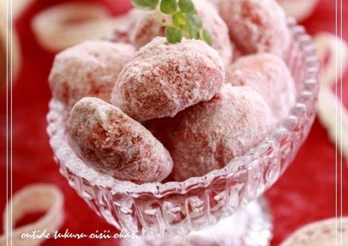 Strawberry Snowballs