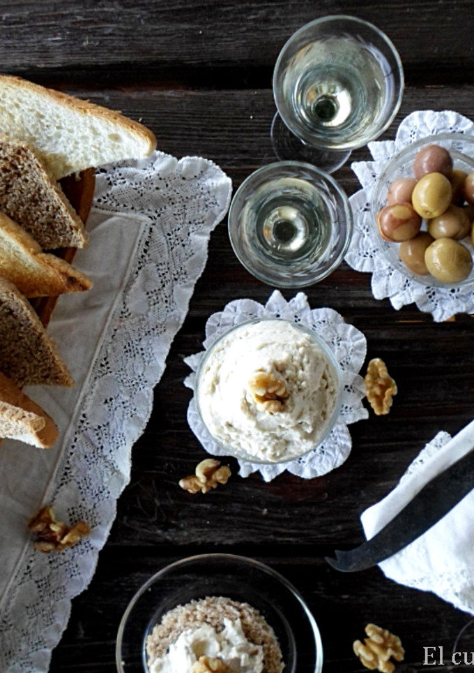 Una foto de Paté de quesos y nueces