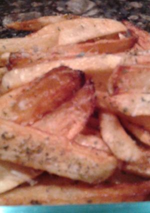 A picture of Patates tiganites/ Fried Potatoes, Greek-style.