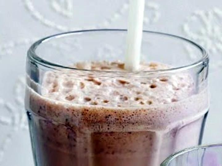 Easy Way Prepare Choc Caramel Milkshake - Tasty&Easy the Perfect So Delicious
