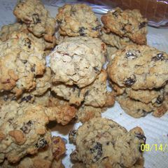 A picture of Oatmeal Raisen Pecan Cookies.