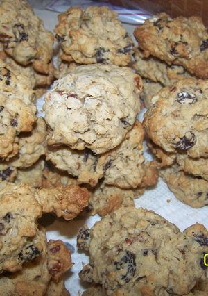 A picture of Oatmeal Raisen Pecan Cookies.