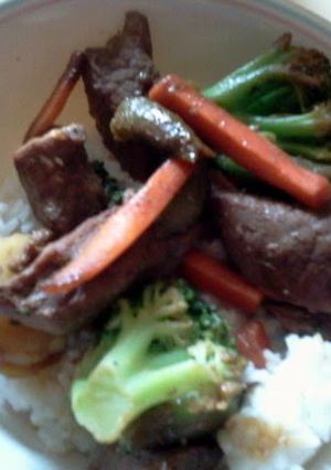 A picture of beef n veggies.