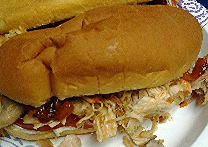 Leftover turkey sandwiches with spicy onions