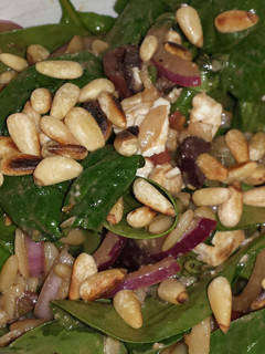 A picture of Greek spinach orzo salad.