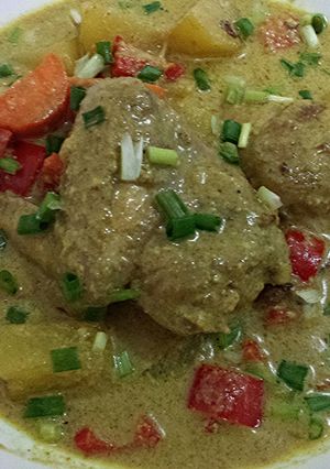A picture of CREAMY CHICKEN CURRY.