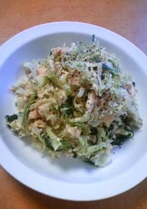 A picture of Tuna-mayo Soy Sauce Cabbage and Spinach.