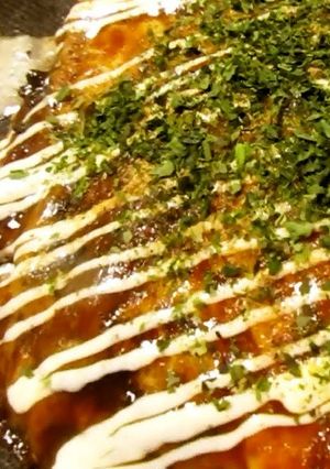 A picture of Osaka Okonomiyaki with Beef Tendon.