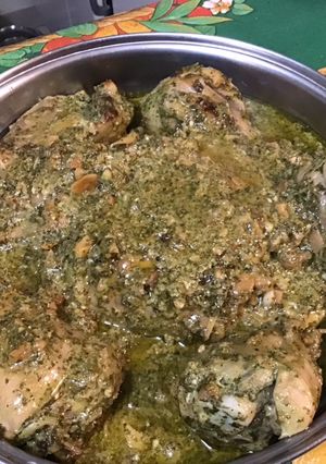 Une photo de Poulet épicé à l indienne aux cacahuètes, gingembre et coriandre