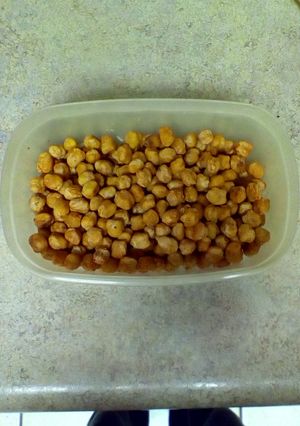 A picture of Sriracha roasted garbanzo beans.