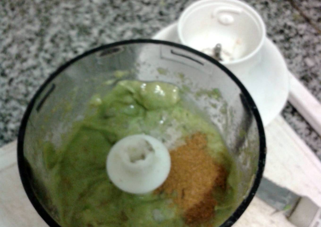 raw food zuchini pasta with curry and avocado sauce