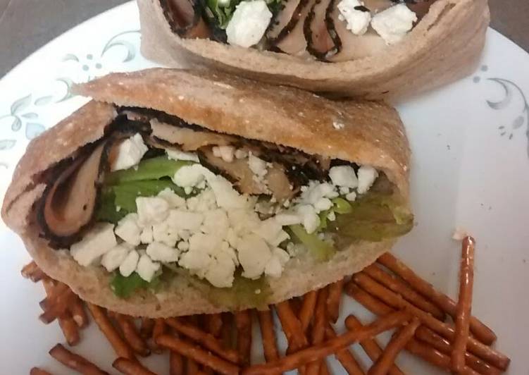 Chicken, cranberry and feta sandwich pockets Chicken, cranberry and feta sandwich pockets