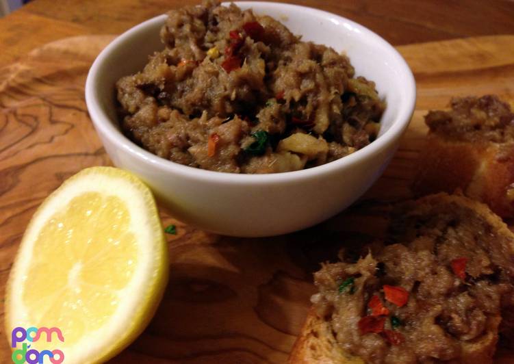 Crostini di Pesce/ Sardine and anchovy garlicky appetizer