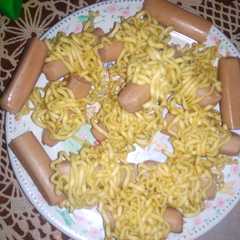 Mie sosis ala emak berdaster #5resepterbaruku রেসিপির প্রধান ছবি