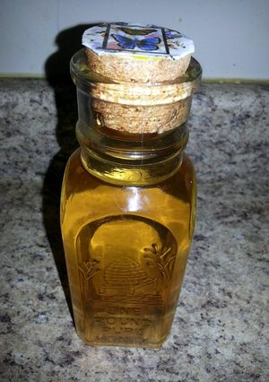 A picture of Root Beer Moonshine.