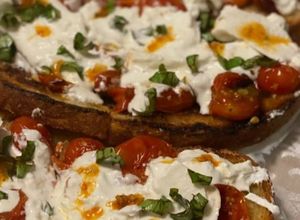 Foto de Bruschetta de Burrata e Tomate