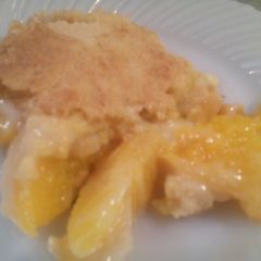 A picture of Sunshine's creamy peach dump cake.