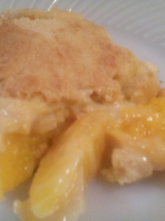 A picture of Sunshine's creamy peach dump cake.