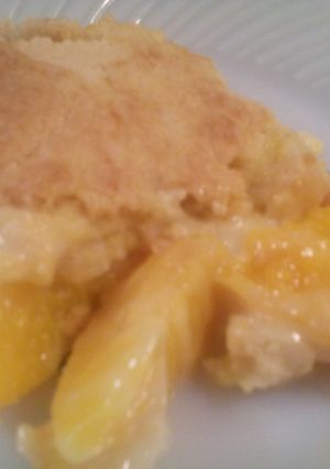 A picture of Sunshine's creamy peach dump cake.
