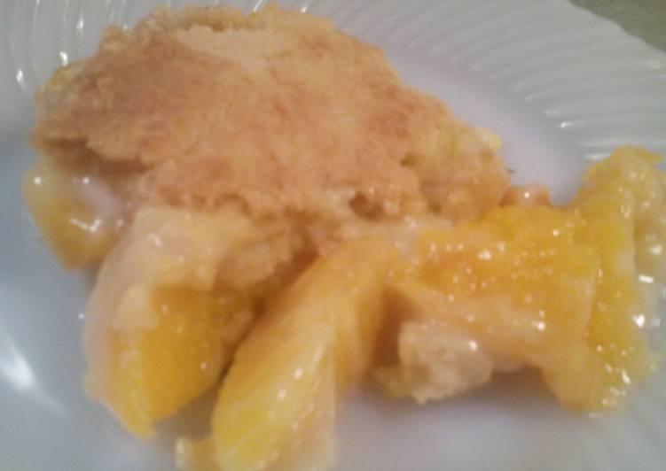 Simple Way to Make Perfect Sunshine&#39;s creamy peach dump cake