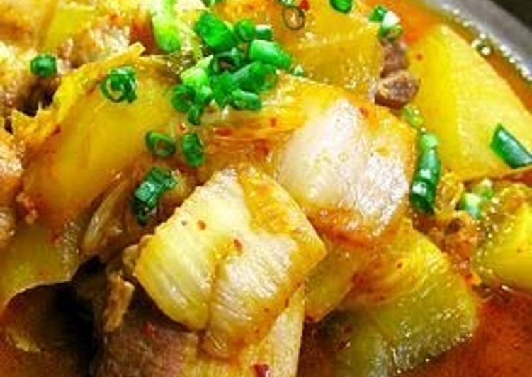 Satisfying!! Stewed Daikon Radish and Pork Belly with Kimchi