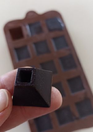 صورة لوصفة شكولاتة بيتية.