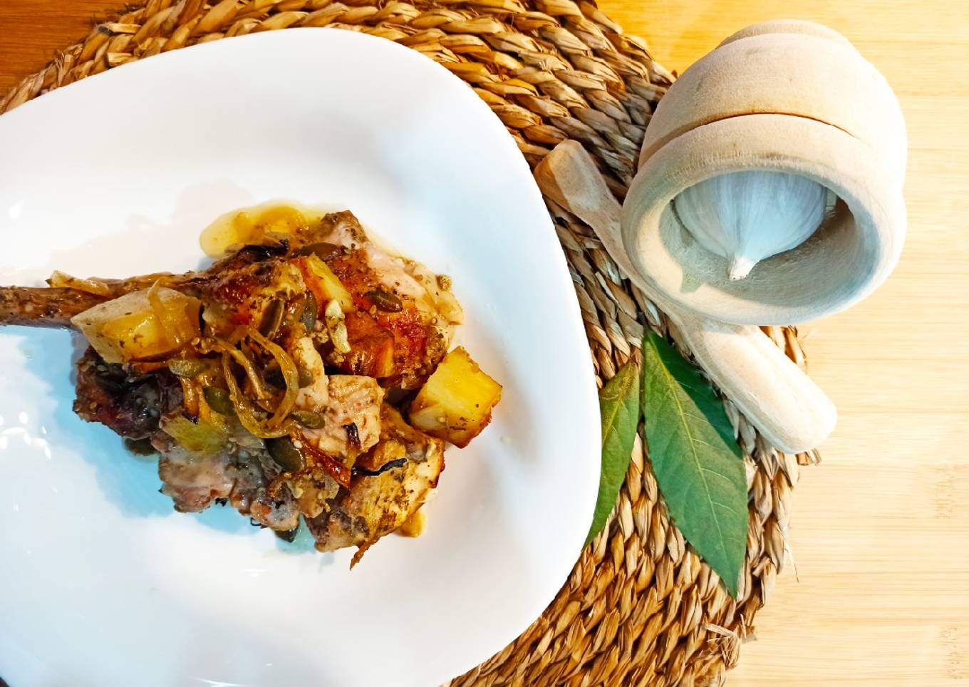 Conejo al horno con patatas y cebolla 🍴