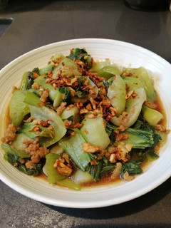A picture of Stir Fry Bokchoy.