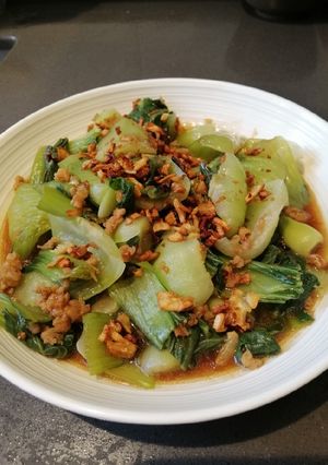 A picture of Stir Fry Bokchoy.