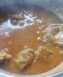 Cerdo ensalsa de guajes