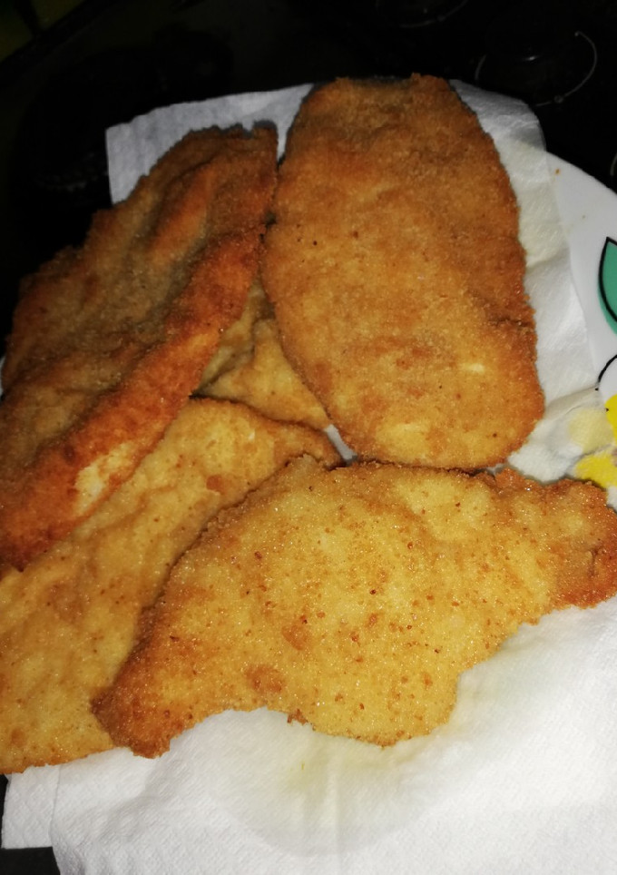 Una foto de Filetes de pollo empanados fácil 💕