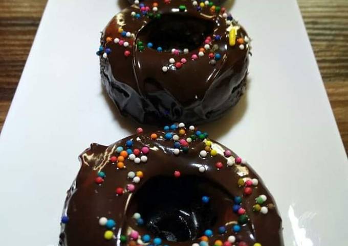 Chocolate donuts cake