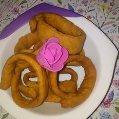 A picture of Spicy ring crackers.