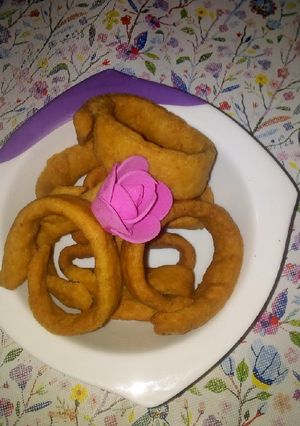 A picture of Spicy ring crackers.