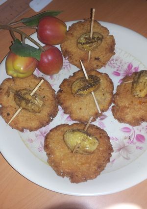 A picture of Sweet mathri.