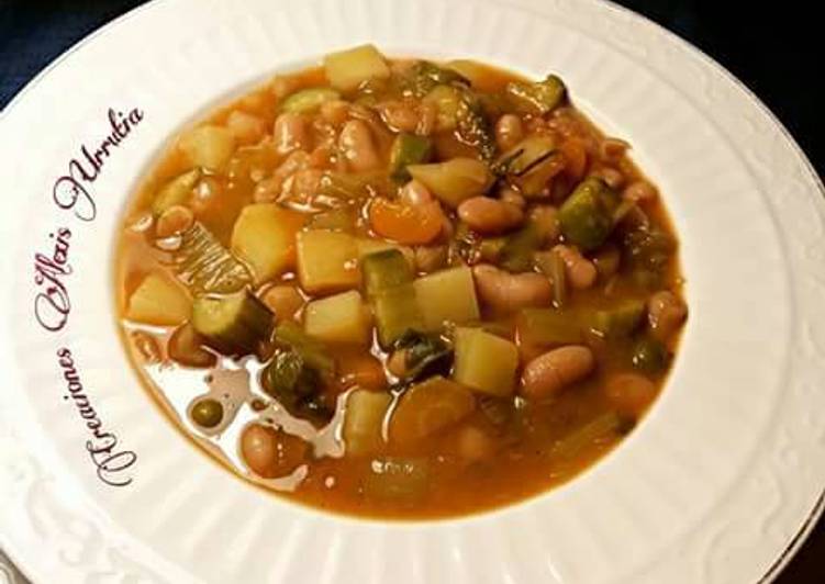 Alubias blancas con verduras de invierno orgánicas