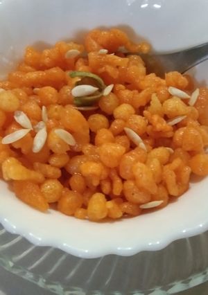बेसन की मीठी बूंदी(besan ki mithi boondi recipe in hindi) रेसिपी मुख्य फोटो