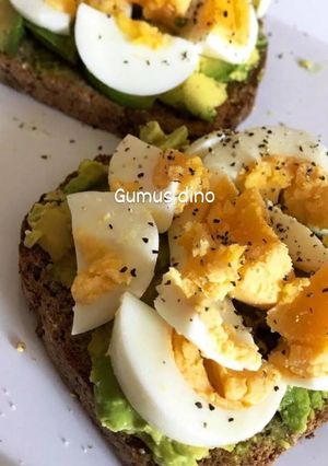 Une photo de Toast healthy,🥑🍞🥪🥚