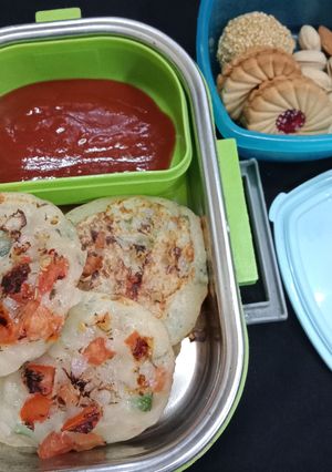 A picture of Rava uttapam.
